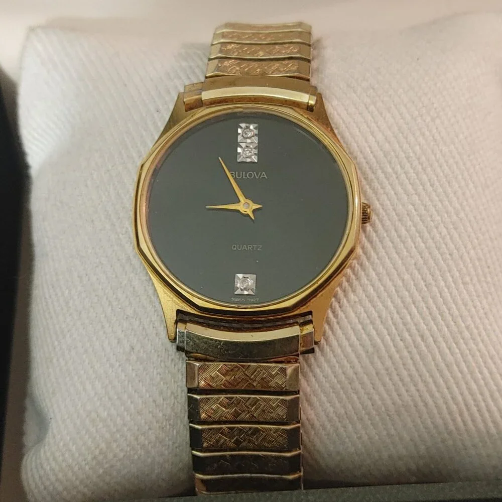 Bulova Quartz Gold Tone Watch Vintage Diamond Accents Stainless Steel Working - Picture 5 of 10